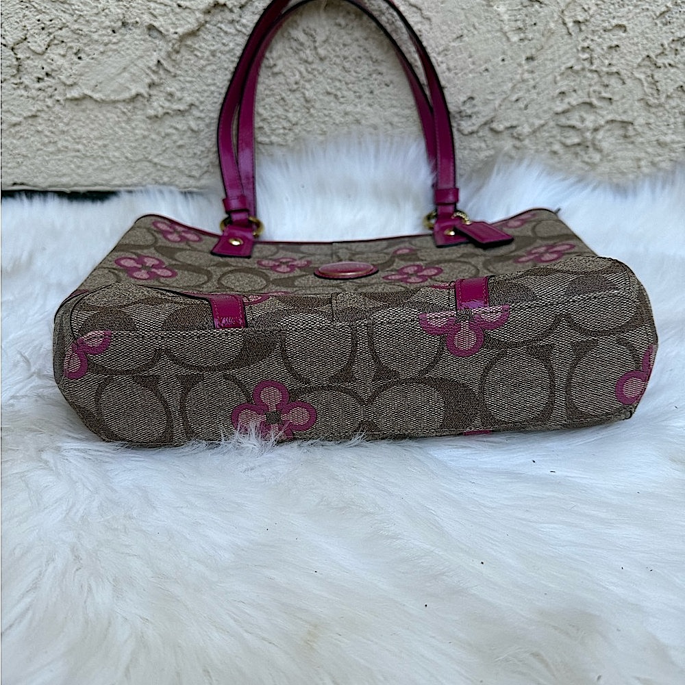 Coach Peyton signature clover tote - Picture 10 of 16